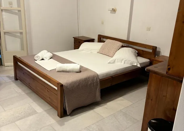 Asiminas Kapselhotel *